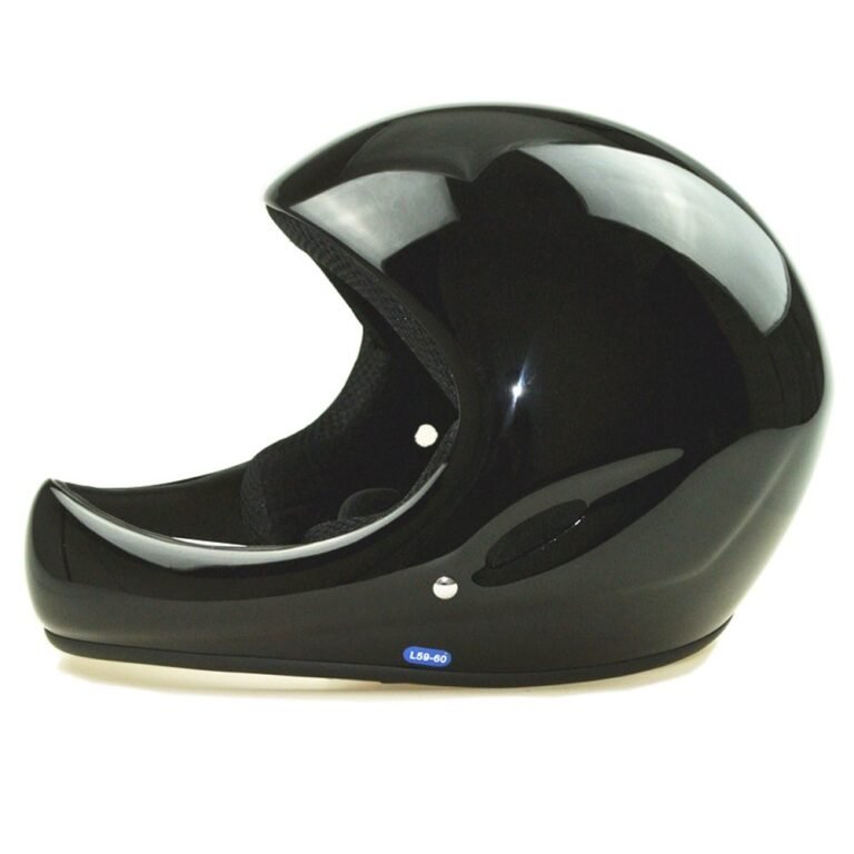 Black full-face helmet with a glossy finish, size L59-60 label